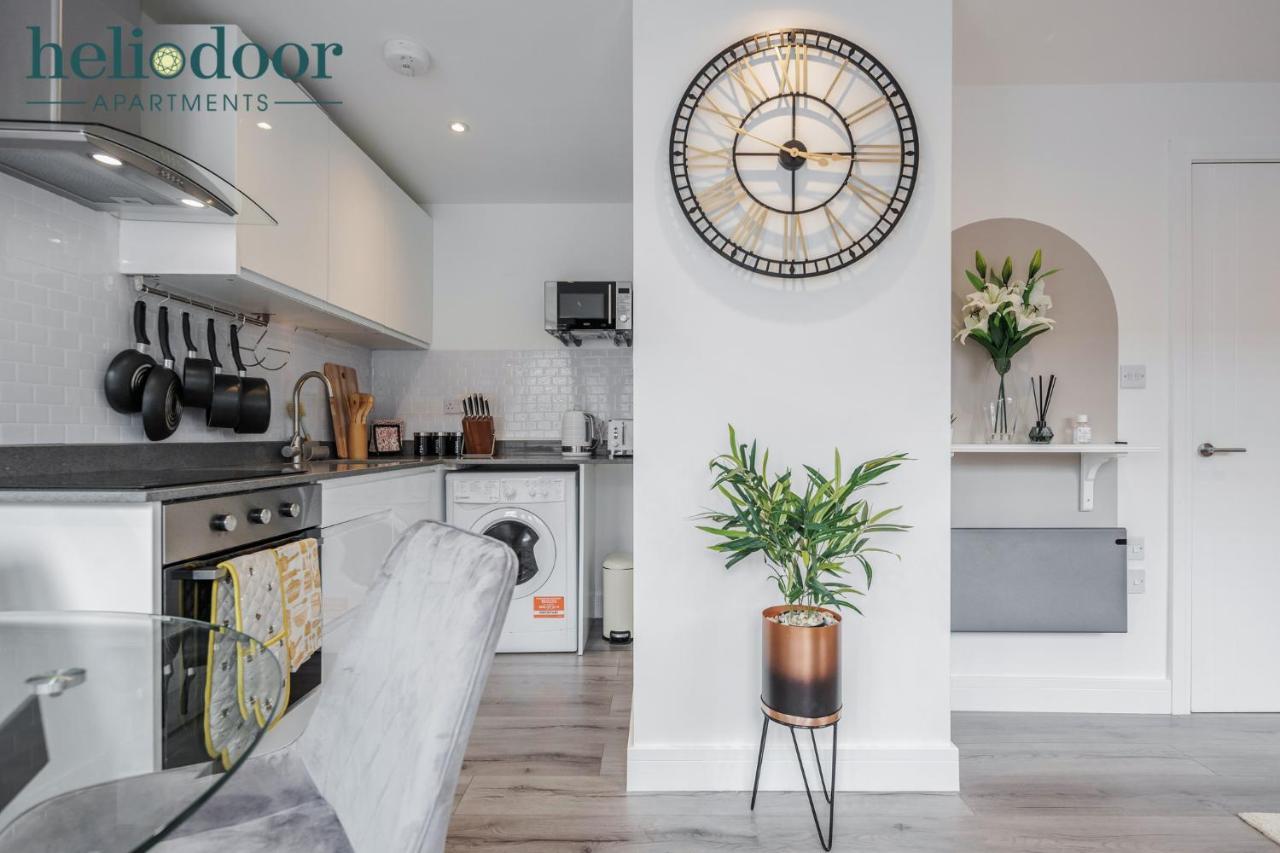 Milton Keynes Apartments, Sleeps Up To 5, Free Parking, Free Wifi & Movies, 7 Mins Drive To Milton Keynes Central Station For Direct Trains To London & The North Экстерьер фото